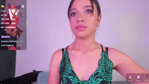 Snapshot of alissarose_ chatting on 10-18-25, 12:13 Mara Isabel online show from 10-18-25, 12:13