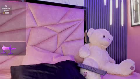 Snapshot of alisse_miller chatting on 12-14-24, 11:23 Alisse Miller online show from 12-14-24, 11:23