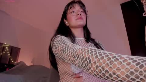 Snapshot of alisson_rocker chatting on 11-06-25, 02:34 online show from 11-06-25, 02:34