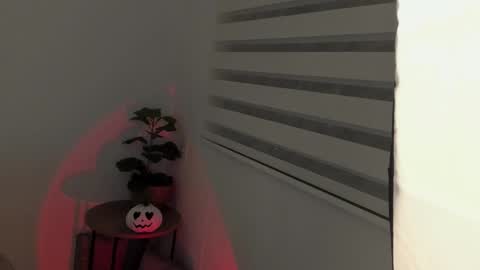 alisson online show from 10-20-25, 04:35