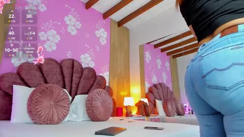 Snapshot of alissonpeach01 chatting on 11-24-25, 02:06 alissonpeach01 online show from 11-24-25, 02:06