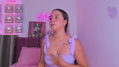 Snapshot of alissonsweet18_ chatting on 02-13-26, 02:35 Alisson online show from 02-13-26, 02:35