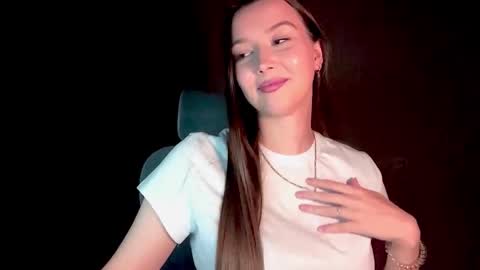 Annie online show from 11-25-25, 12:49