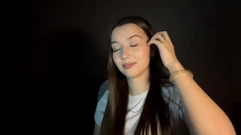 Annie online show from 11-28-25, 12:30