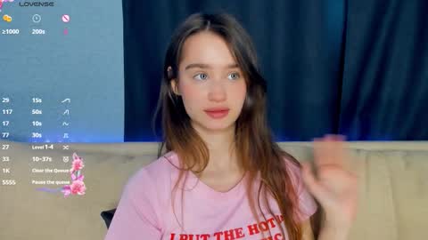 Snapshot of alivialovely chatting on 02-13-26, 10:11 Alivia online show from 02-13-26, 10:11