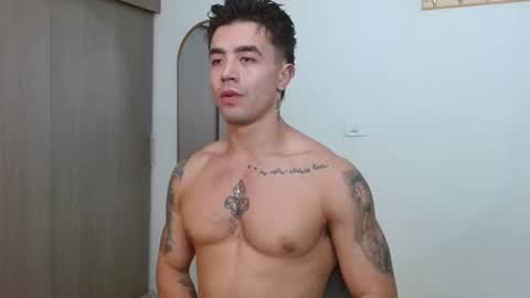 Snapshot of alixmartin1 chatting on 12-18-25, 01:55 alix online show from 12-18-25, 01:55