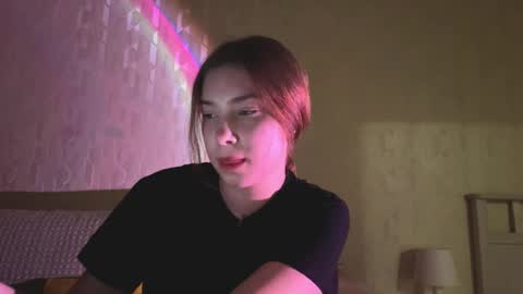 Snapshot of alizasaeturn chatting on 03-29-26, 03:23 Emily online show from 03-29-26, 03:23