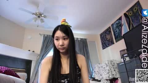 Alize Zaide online show from 10-31-25, 07:48