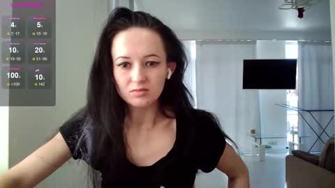 Snapshot of alkh_amare chatting on 10-31-25, 10:16 Amare online show from 10-31-25, 10:16