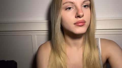 Snapshot of allaloffredo chatting on 07-19-26, 05:16 Kate online show from 07-19-26, 05:16