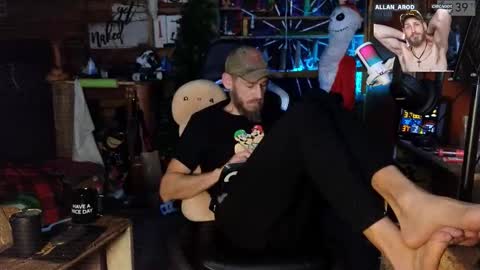 Snapshot of allan_arod chatting on 11-23-25, 11:10 Allan arod online show from 11-23-25, 11:10