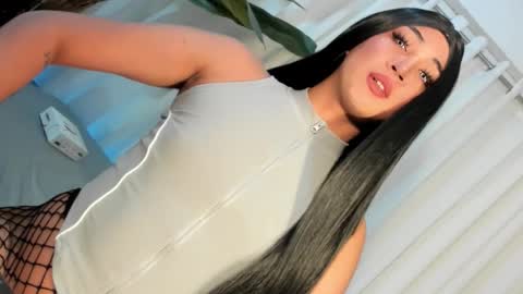 Miss Gia online show from 10-07-25, 01:52