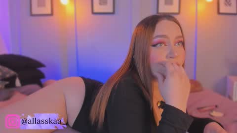 Laura online show from 02-17-26, 05:15