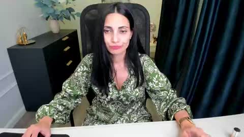 Snapshot of allayerty chatting on 10-10-25, 11:48 allayerty online show from 10-10-25, 11:48