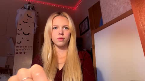 Lina online show from 11-03-25, 09:43