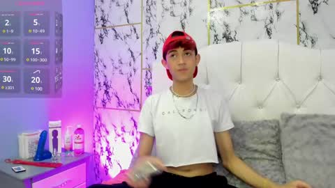 Snapshot of allen_starck chatting on 03-04-25, 03:33 Allen online show from 03-04-25, 03:33