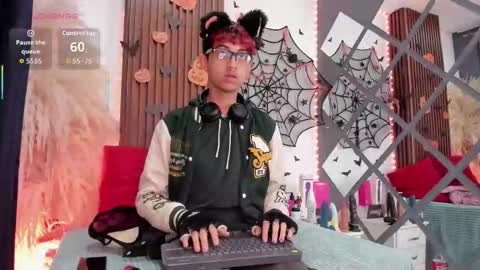 Snapshot of allen_starck chatting on 10-14-25, 02:34 Allen online show from 10-14-25, 02:34