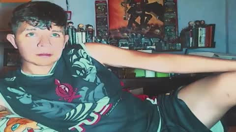 Snapshot of allex14141414xd chatting on 12-18-25, 10:21 allex14141414xd online show from 12-18-25, 10:21