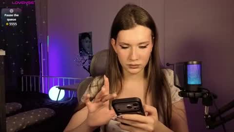Snapshot of allgloryforloryy chatting on 07-26-26, 07:21 Lory Glory online show from 07-26-26, 07:21
