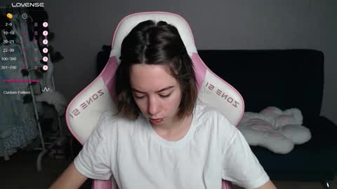 Snapshot of allie_hazie chatting on 11-02-25, 01:19 alice online show from 11-02-25, 01:19