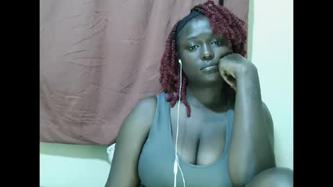 Snapshot of allie_quin chatting on 09-10-25, 01:38 Allie online show from 09-10-25, 01:38