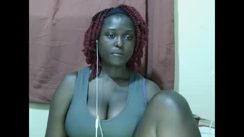 Snapshot of allie_quin chatting on 09-10-25, 01:44 Allie online show from 09-10-25, 01:44