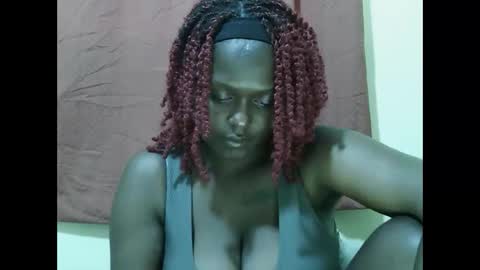 Snapshot of allie_quin chatting on 09-26-25, 12:09 Allie online show from 09-26-25, 12:09