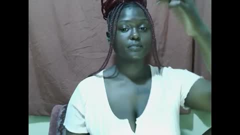 Snapshot of allie_quin chatting on 10-17-25, 11:51 Allie online show from 10-17-25, 11:51