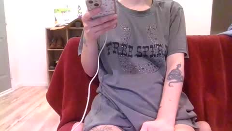 alliebearx online show from 01-30-25, 05:41