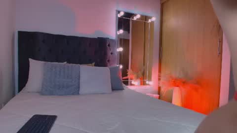Allie Collins online show from 07-28-26, 01:54