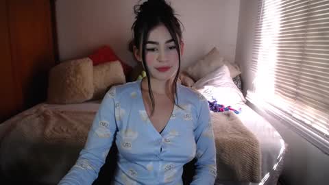 Allie  online show from 12-03-24, 04:06