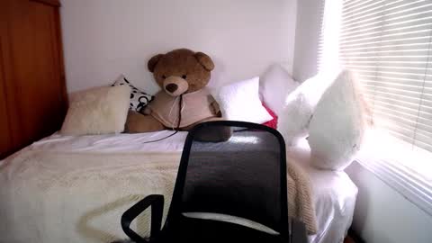 Allie  online show from 12-24-24, 03:47