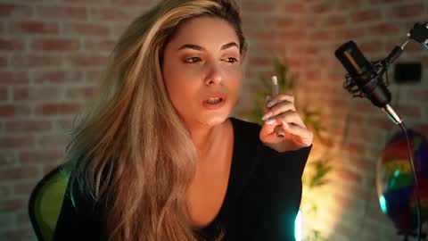 Allie online show from 12-24-24, 10:33