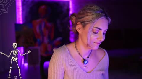 Allie online show from 10-28-25, 05:22