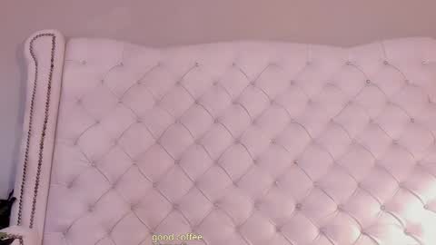 Snapshot of allison_owenns chatting on 05-08-26, 04:18 Allison Owenns online show from 05-08-26, 04:18