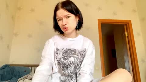 Snapshot of allisonbreese chatting on 05-24-26, 11:37 Viola online show from 05-24-26, 11:37