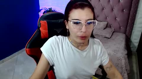 Snapshot of allisonlove_88 chatting on 01-03-25, 02:32 ALLISON online show from 01-03-25, 02:32