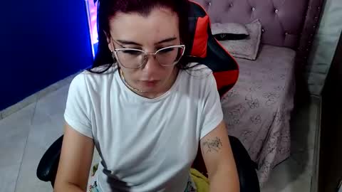 Snapshot of allisonlove_88 chatting on 01-03-25, 09:47 ALLISON online show from 01-03-25, 09:47