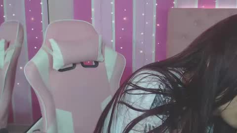 Snapshot of allisonlove_88 chatting on 01-04-25, 08:28 ALLISON online show from 01-04-25, 08:28