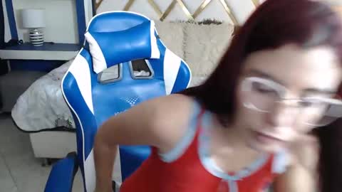 Snapshot of allisonlove_88 chatting on 01-12-25, 08:14 ALLISON online show from 01-12-25, 08:14