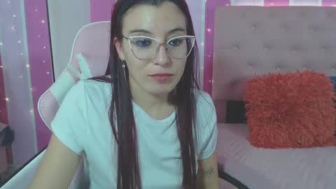 Snapshot of allisonlove_88 chatting on 02-05-25, 07:29 ALLISON online show from 02-05-25, 07:29