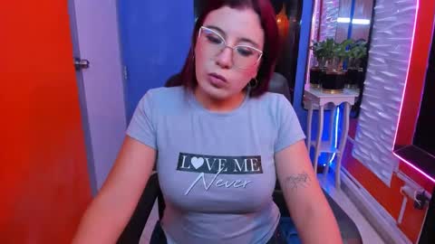 Snapshot of allisonlove_88 chatting on 09-14-25, 04:11 ALLISON online show from 09-14-25, 04:11