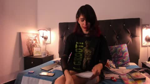 Snapshot of allisson_rose chatting on 12-12-24, 06:57 Alli online show from 12-12-24, 06:57