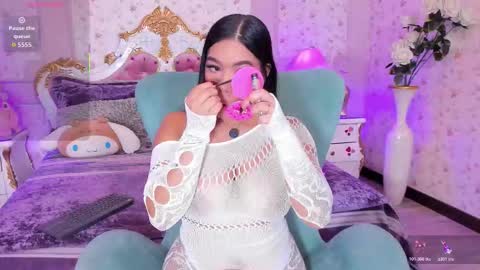 Snapshot of allissonjames chatting on 11-02-25, 11:45 Allisson online show from 11-02-25, 11:45