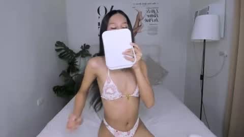 Snapshot of alliyah_armani chatting on 07-22-26, 09:34 Alliyah online show from 07-22-26, 09:34