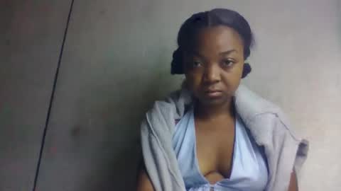 allizida01 online show from 05-19-26, 01:56