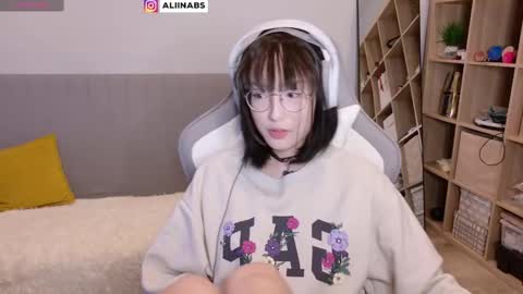 Snapshot of alllinaeve chatting on 02-22-25, 01:33 Alina online show from 02-22-25, 01:33