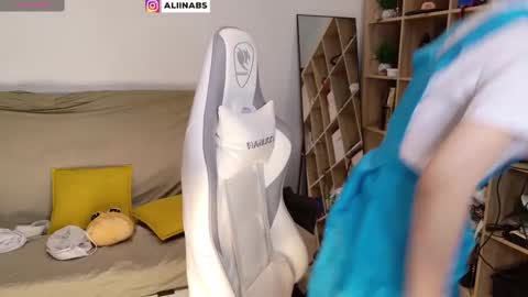 Snapshot of alllinaeve chatting on 03-07-25, 04:00 Alina online show from 03-07-25, 04:00