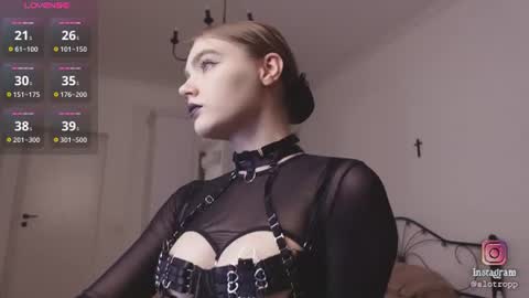 ALOTROPP NOT BABY online show from 07-11-26, 07:16