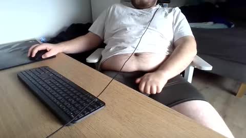 Snapshot of allowis2 chatting on 10-12-25, 12:26 allowis2 online show from 10-12-25, 12:26